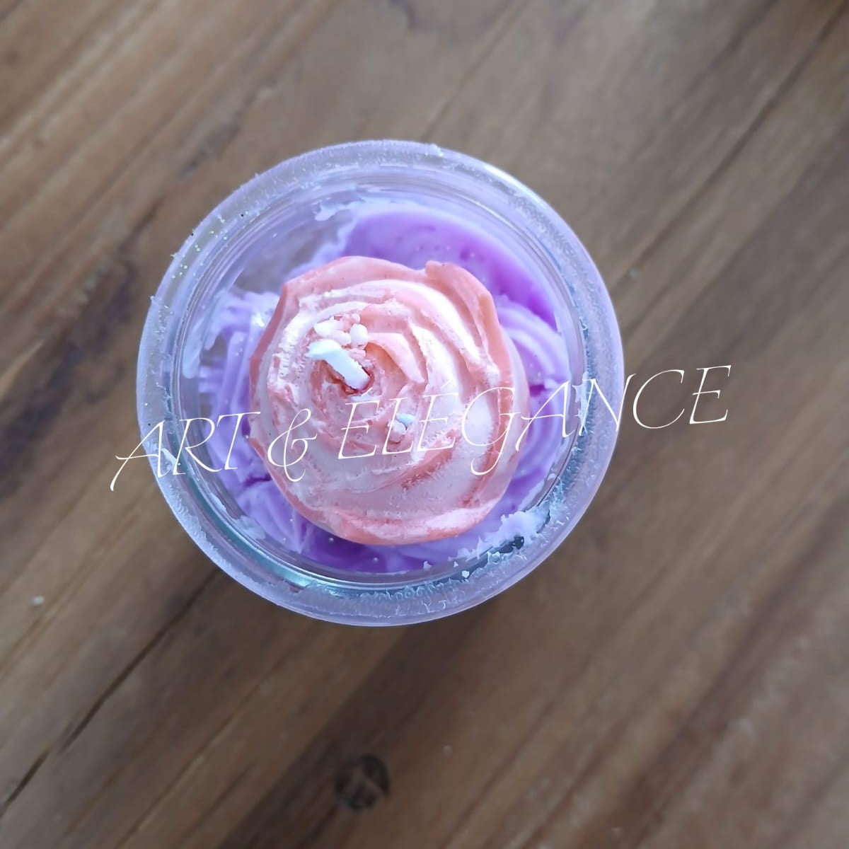 🕯 Bougie Fouettée Artisanale – Litchi (140 g)