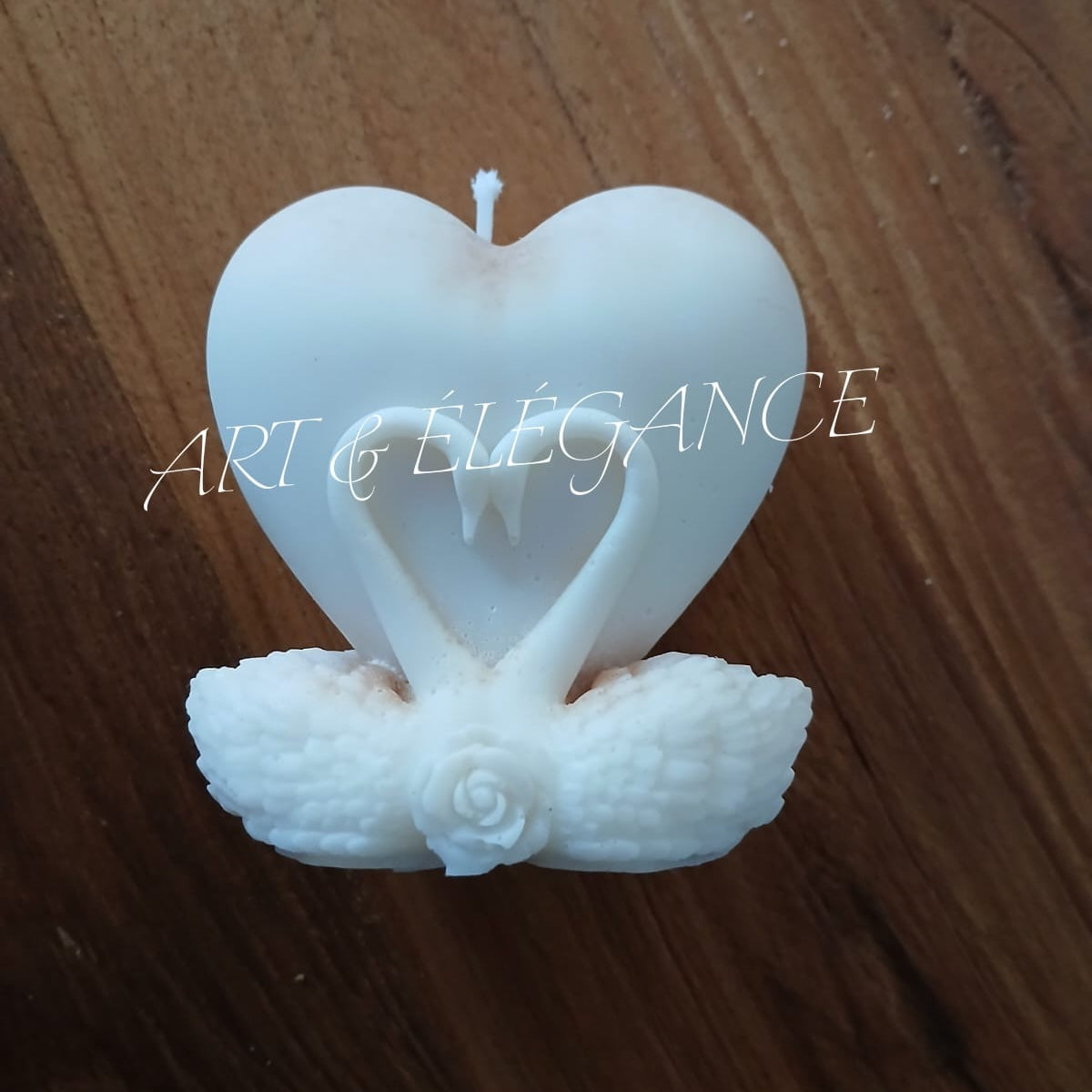 💞 Bougie artisanale « Cœur & Deux Cygnes » – 130g