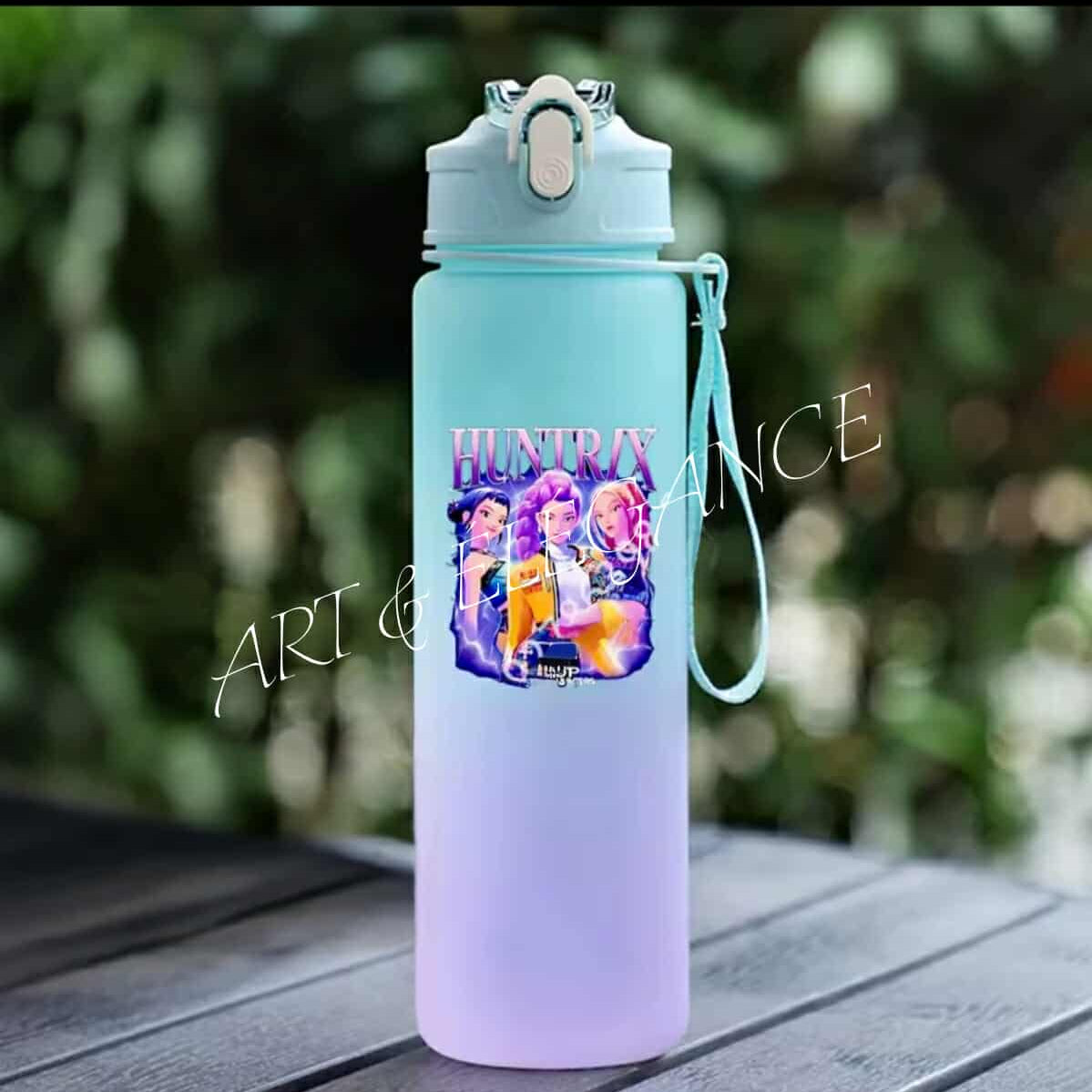 ✨ Gourde K-Pop Demon Hunters – Modèle Huntrix (Édition Non Officielle – 750 ml) ✨