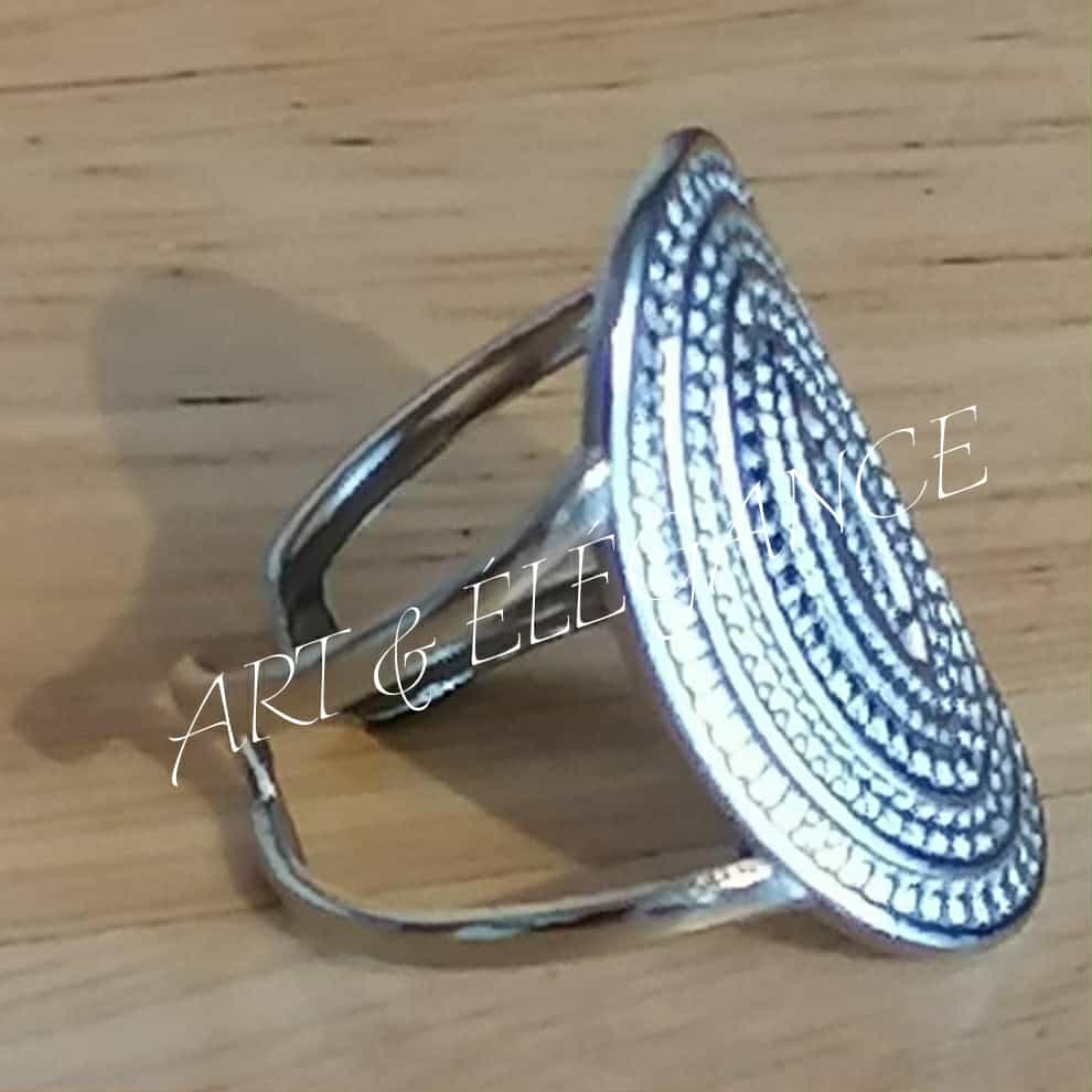 💍 Inès Élégance intemporelle au creux de votre main