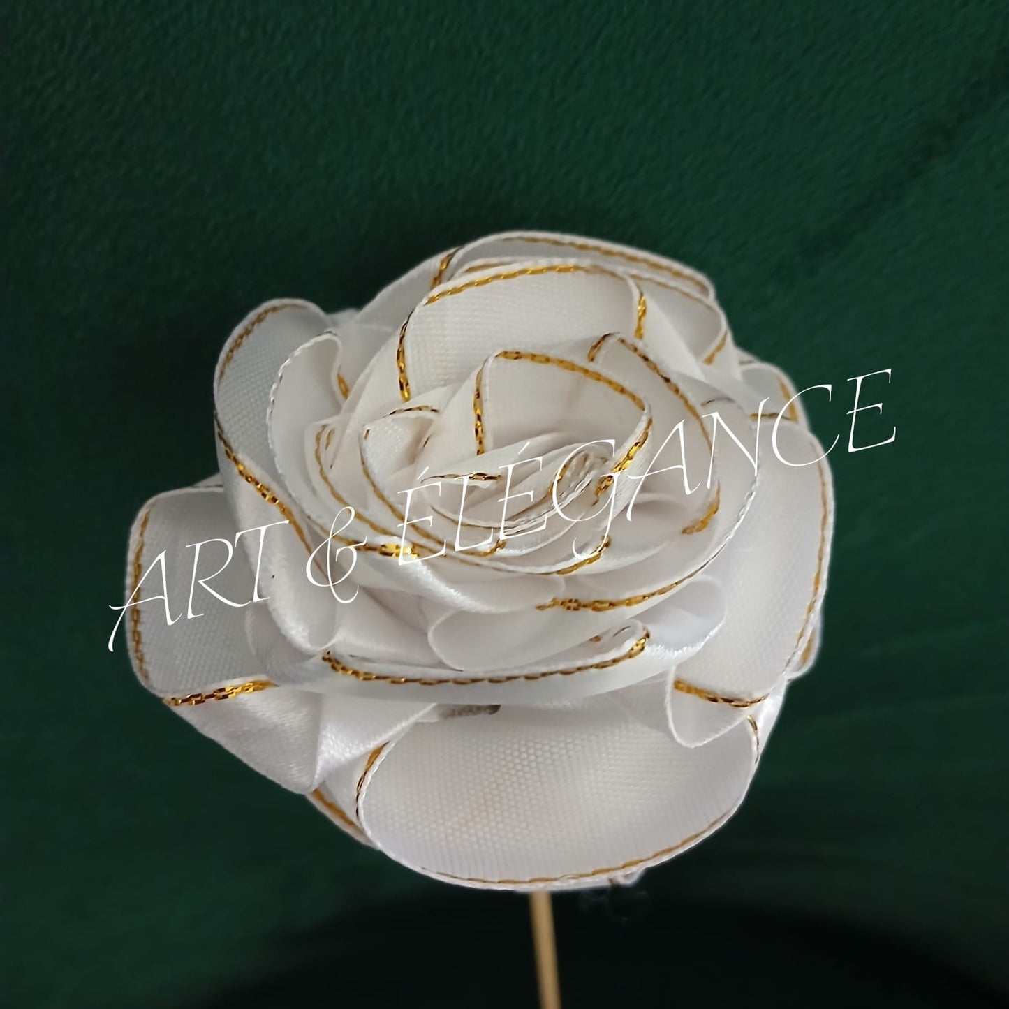 Rose Artisanale en satin blanche