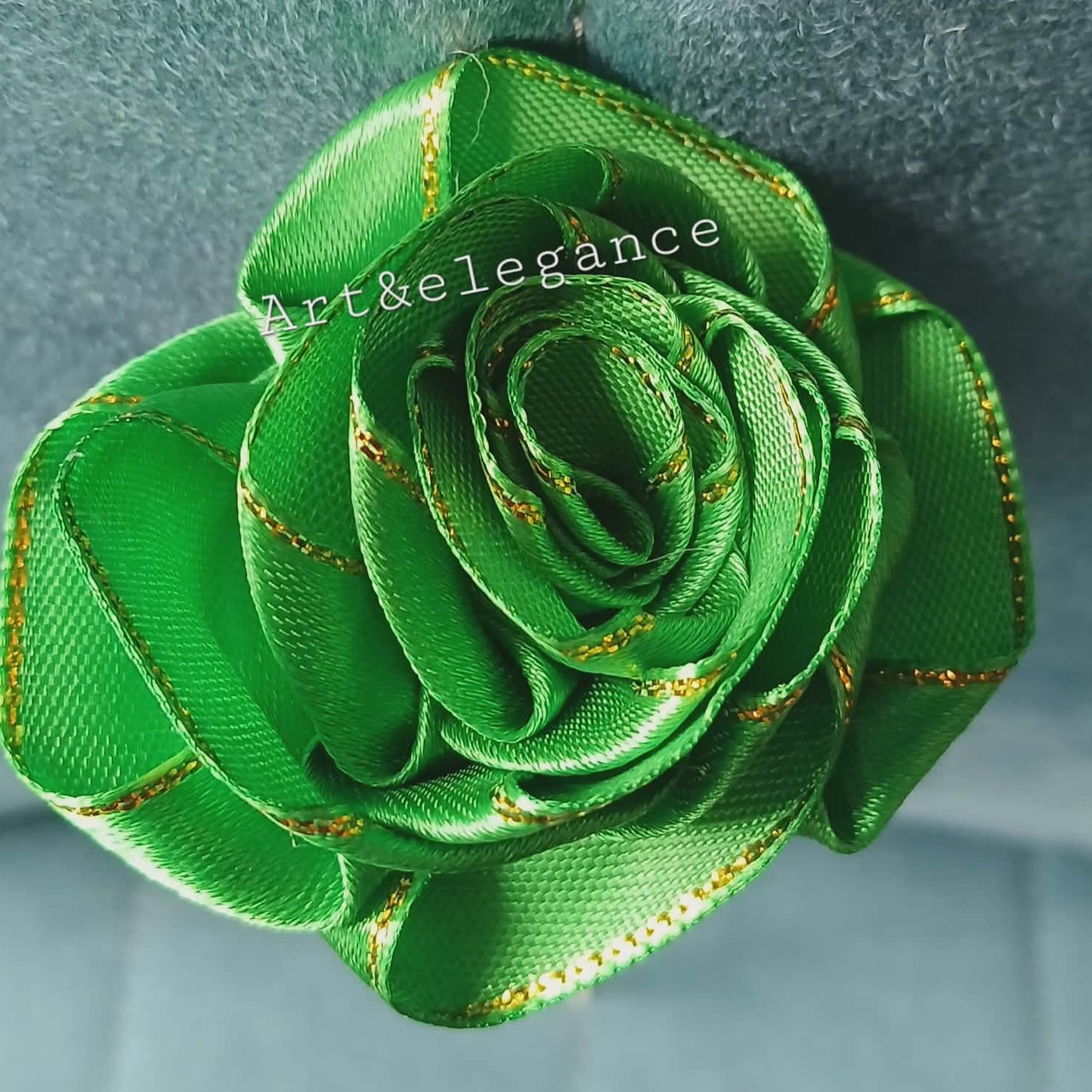 Rose en satin fait main