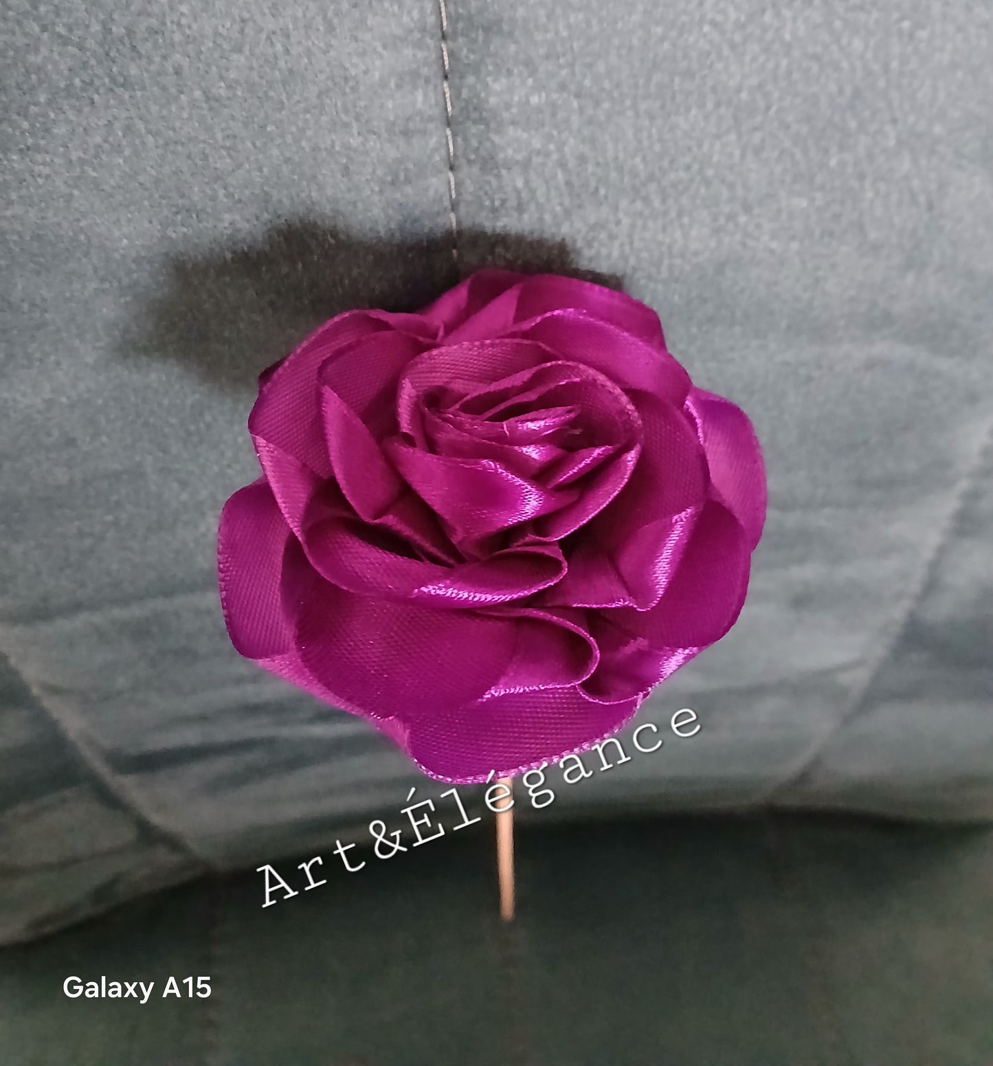 Rose satin faite main violette