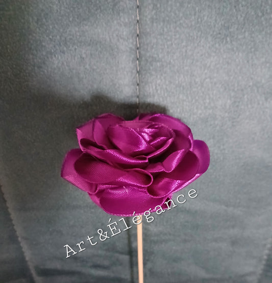 Rose satin faite main violette