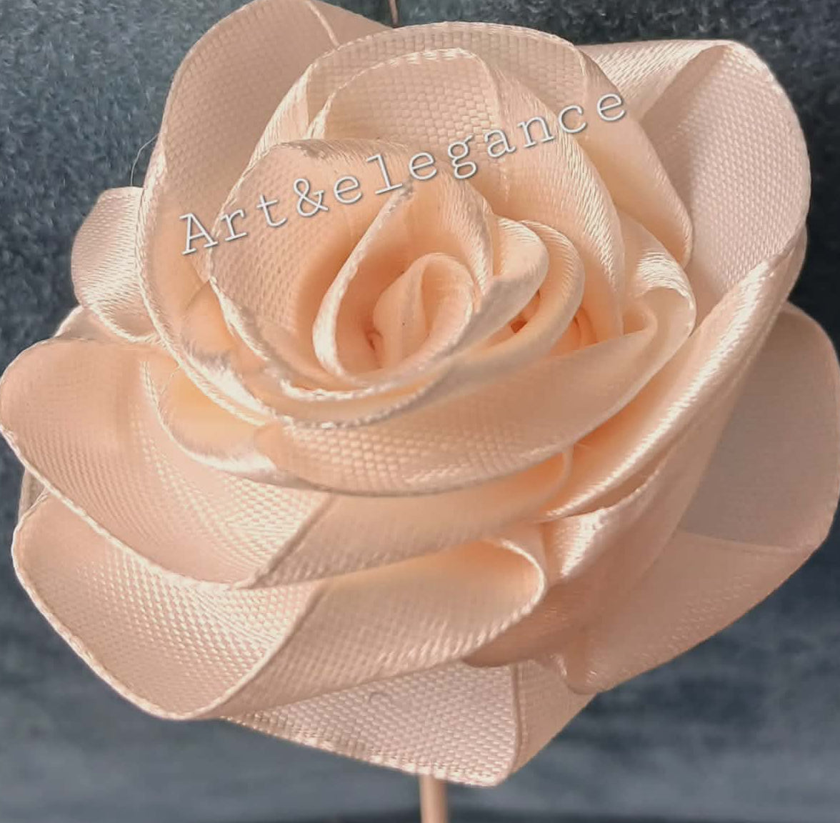 Rose en satin fait main