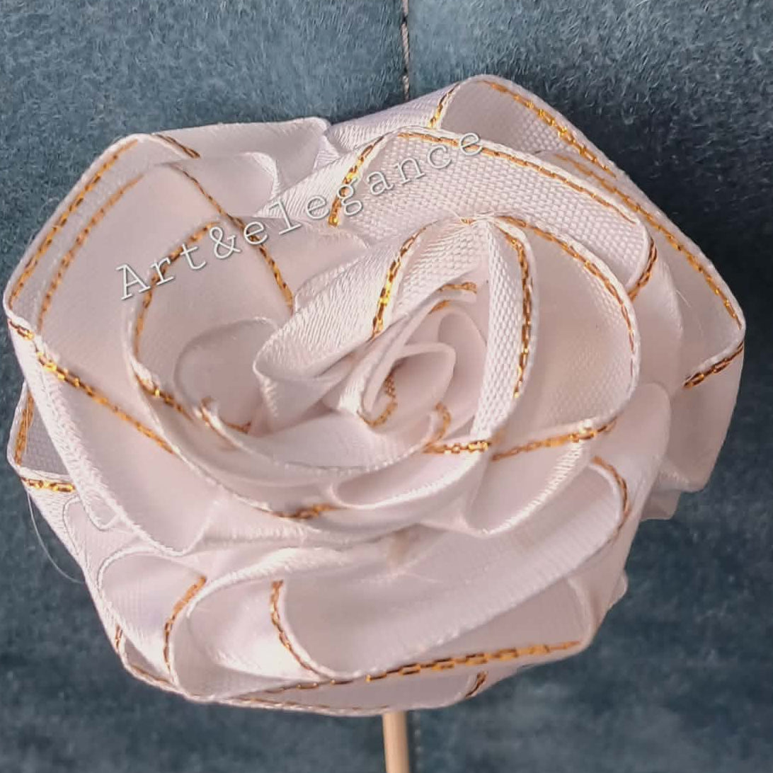 Rose en satin fait main