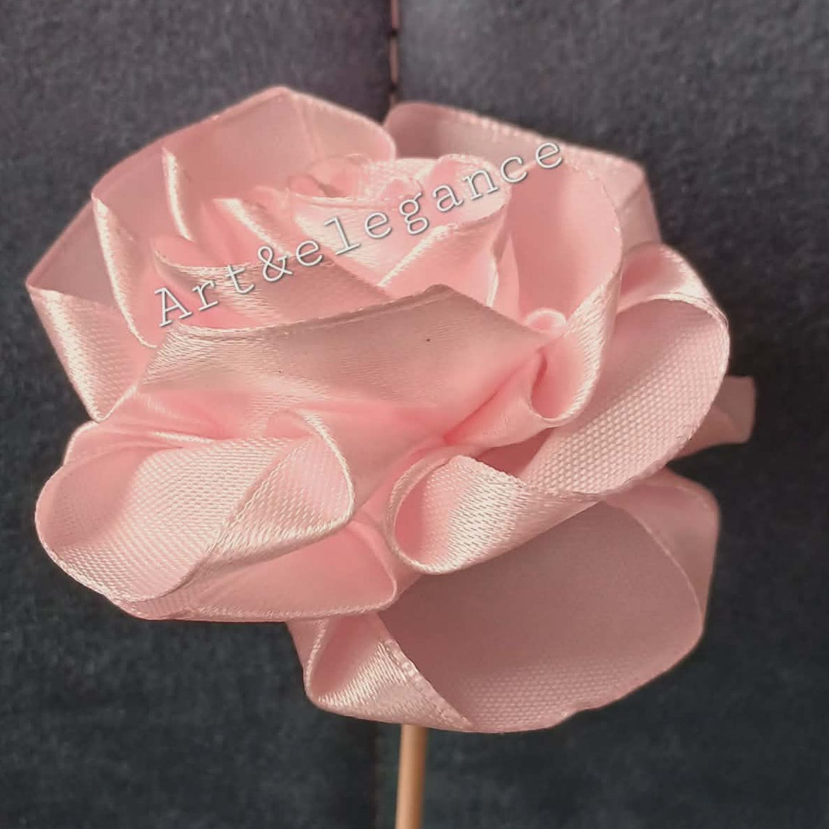 Rose en satin fait main