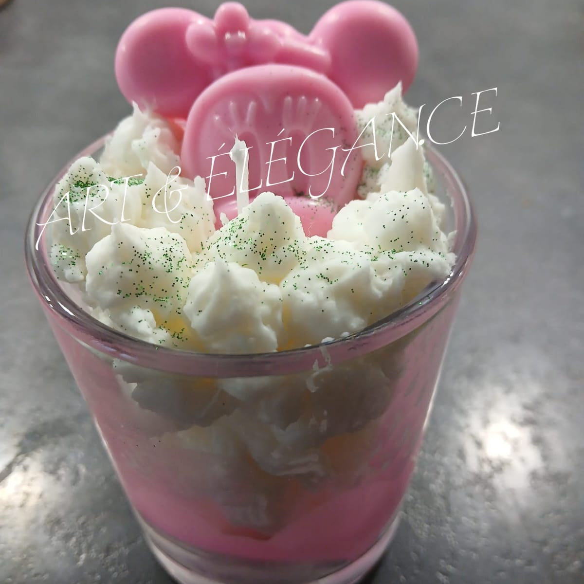 🎀 Bougie Fouettée Artisanale “Minnie Rose” – Parfum Rose 550g