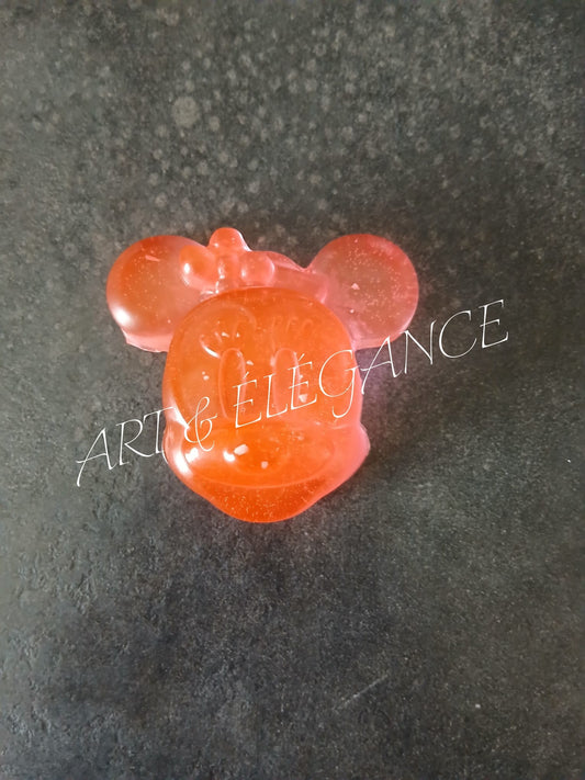 Minnie en résine rose