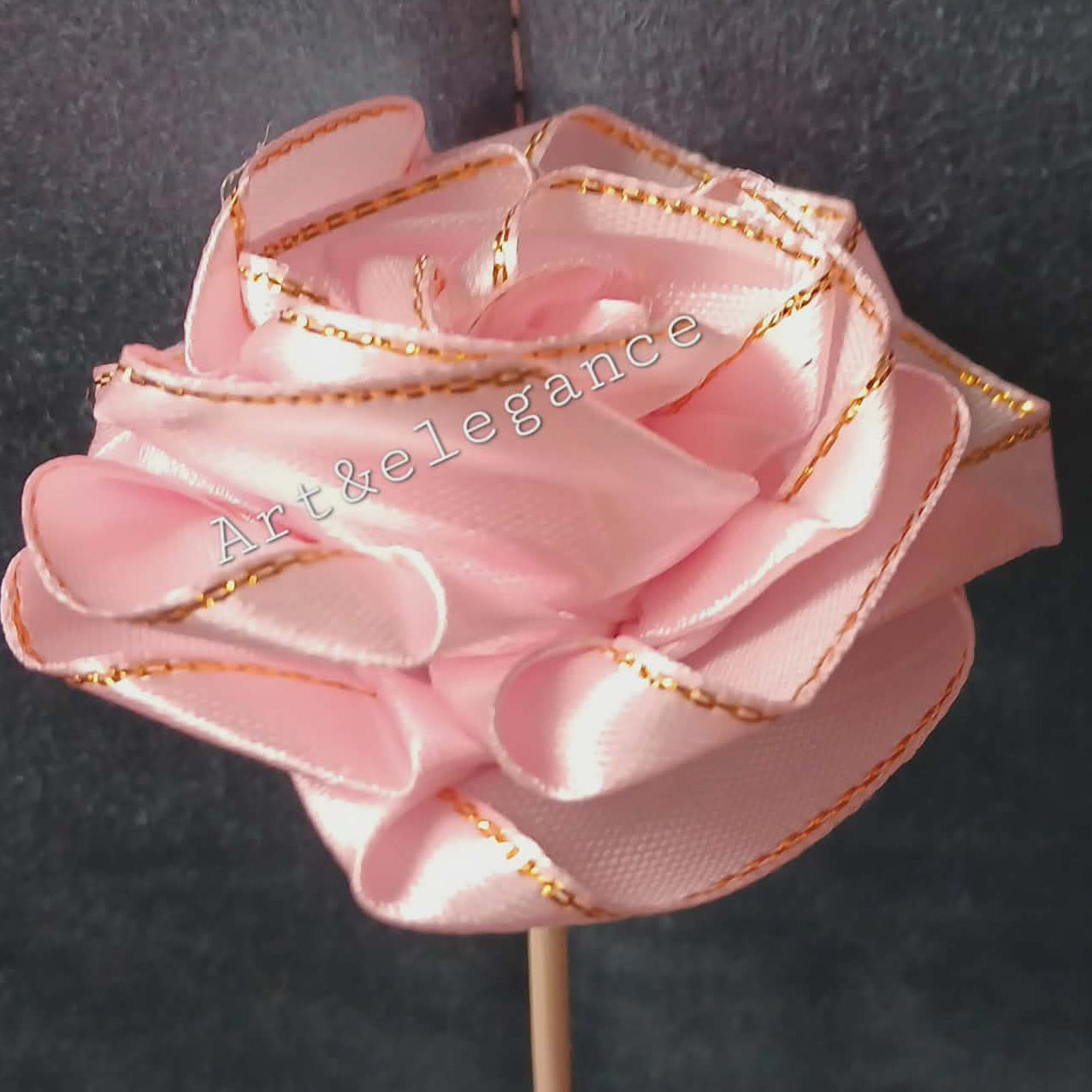 Rose en satin fait main