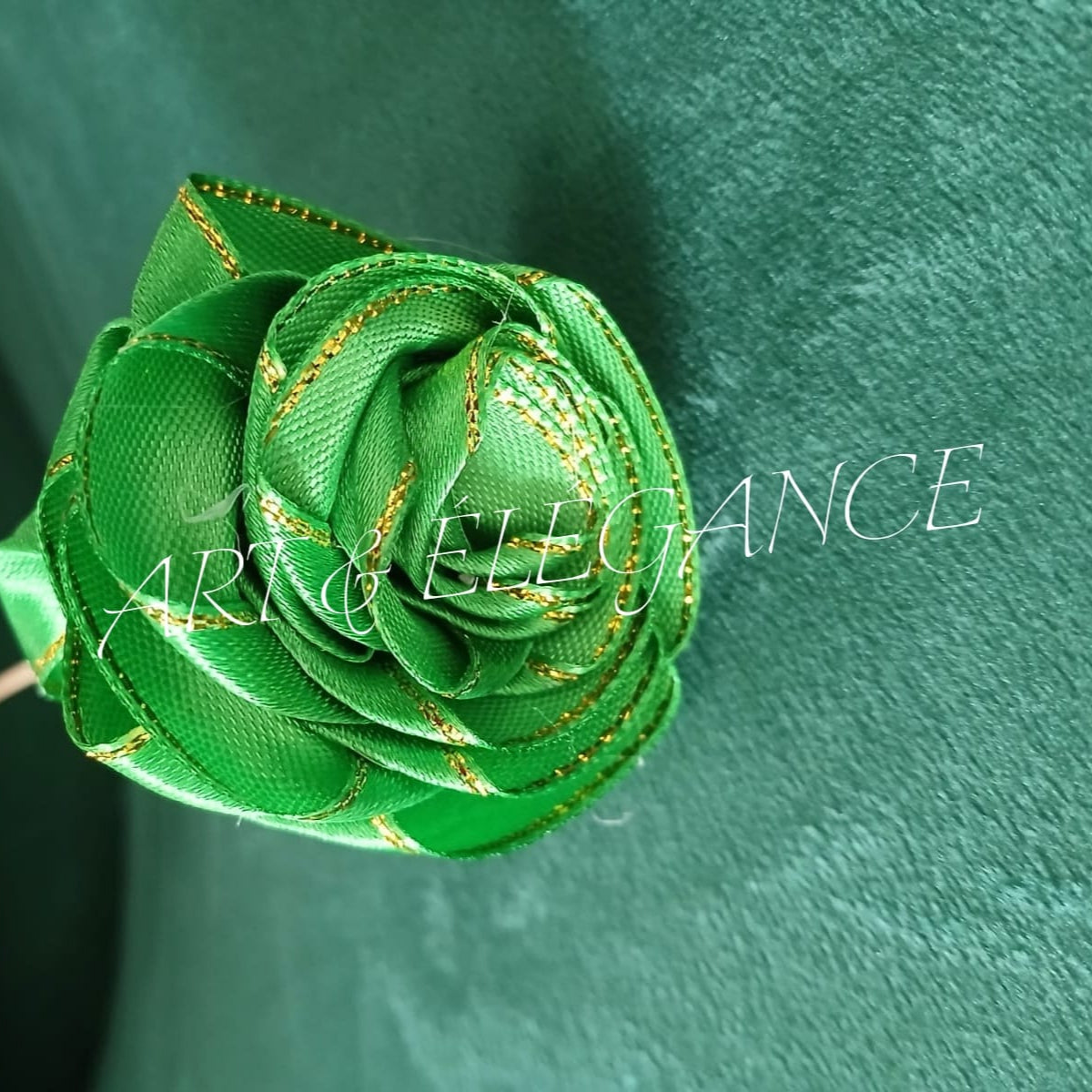 Rose satin couleur vert