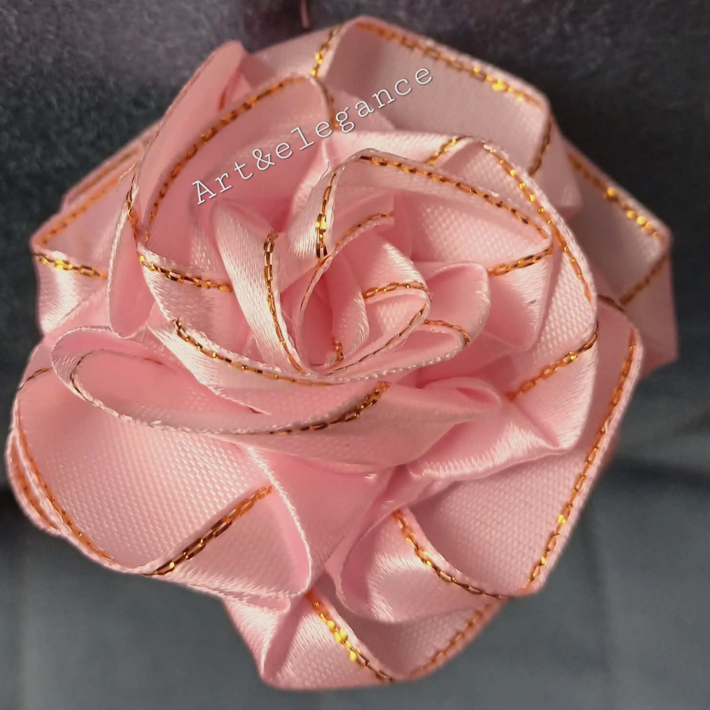 Rose en satin fait main