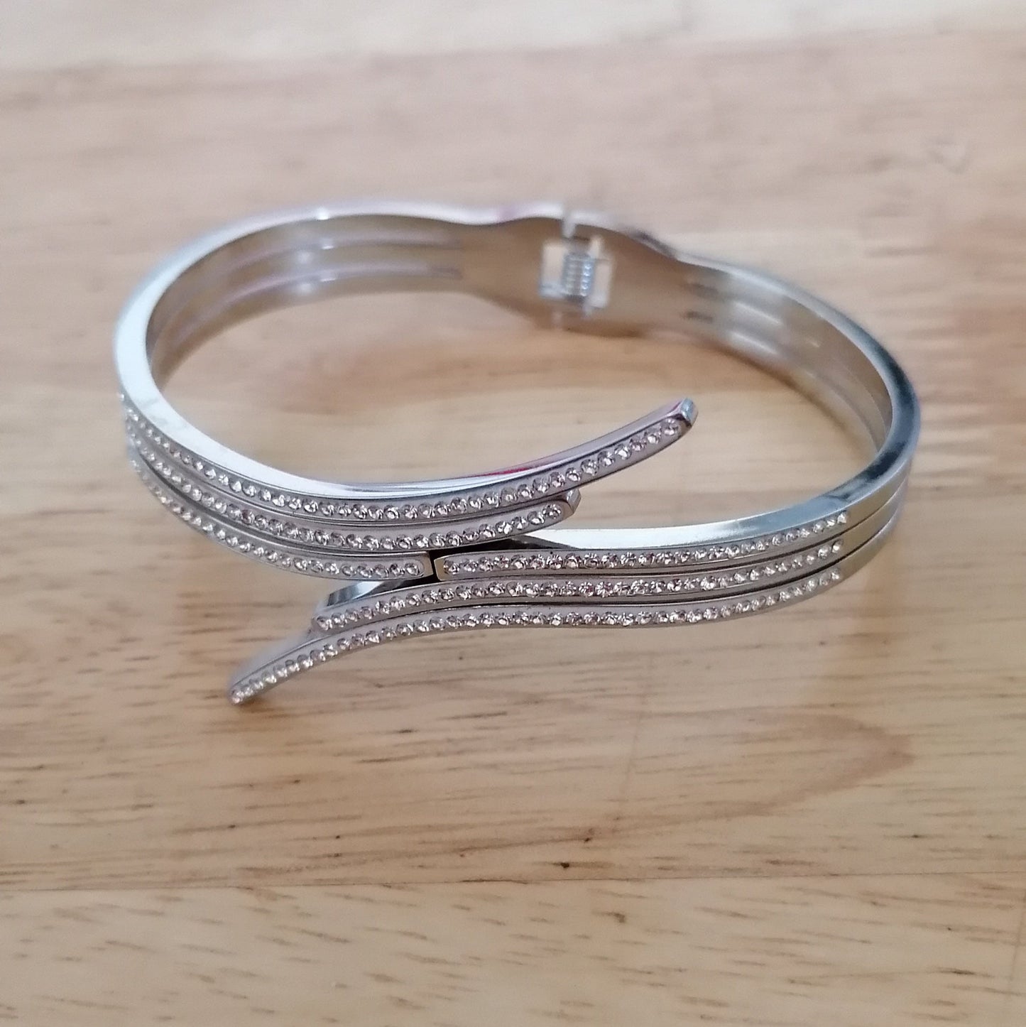 ✨ Jonc "Angel" en acier inoxydable – Or ou Argent avec rangs de diamants ✨