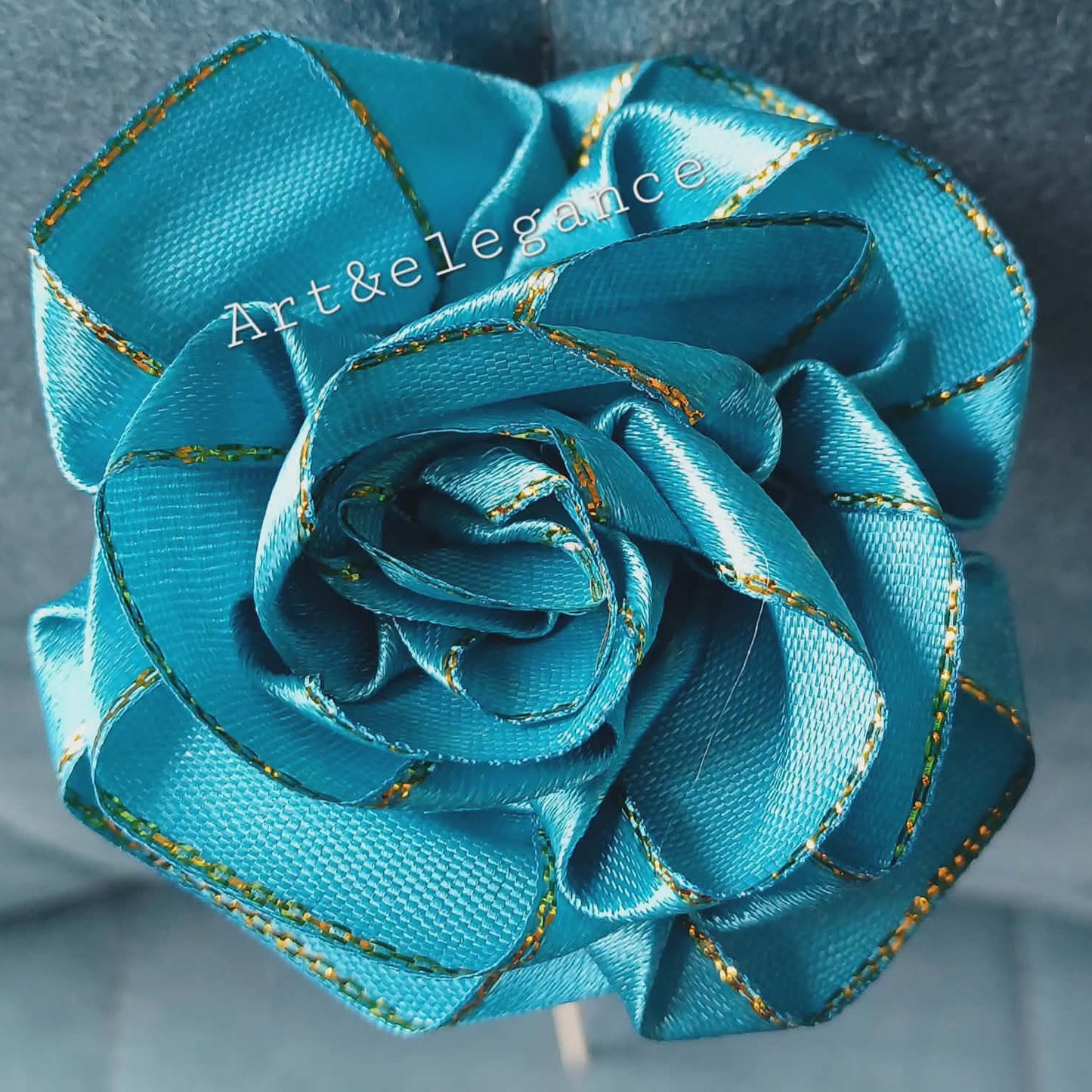 Rose en satin fait main