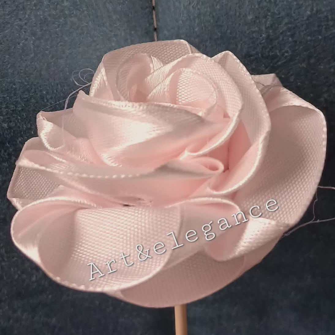 Rose en satin fait main