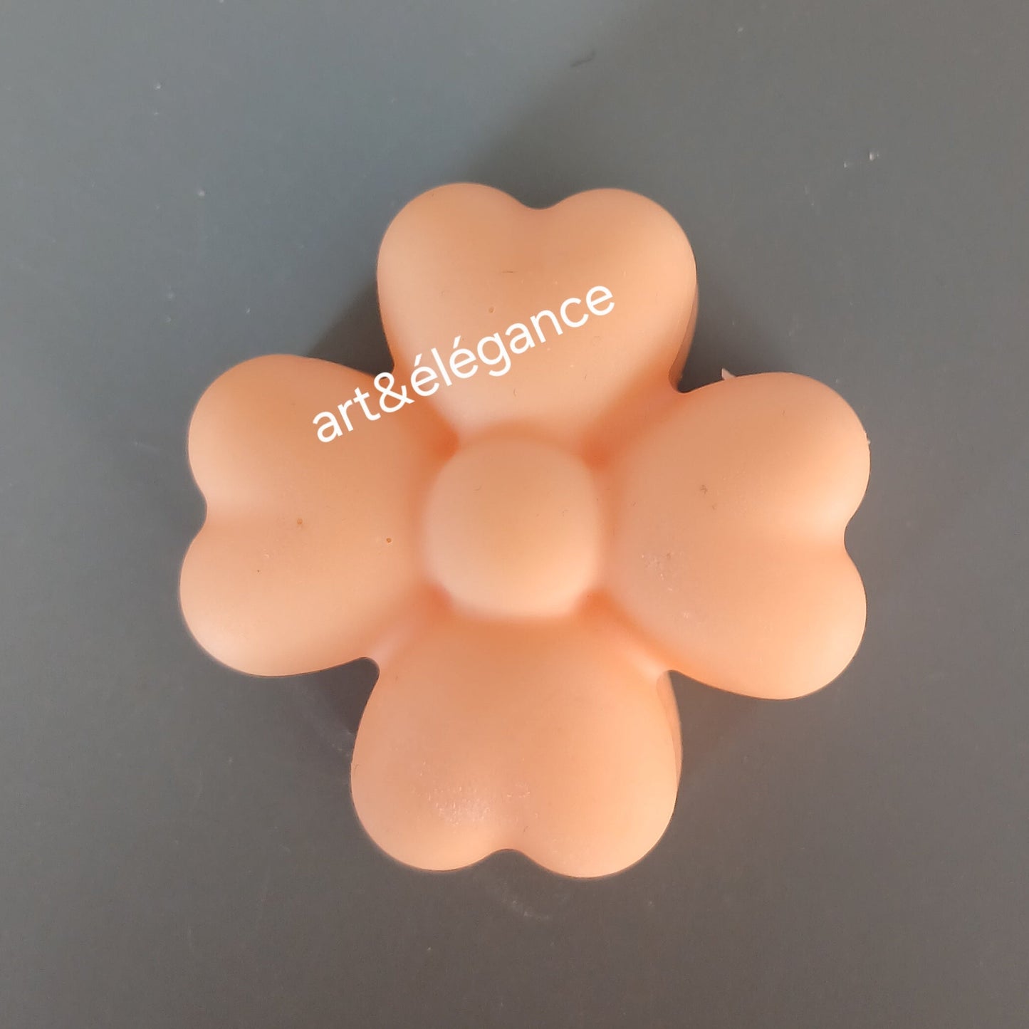 Fondant parfumé fait main senteur fleur de tiare