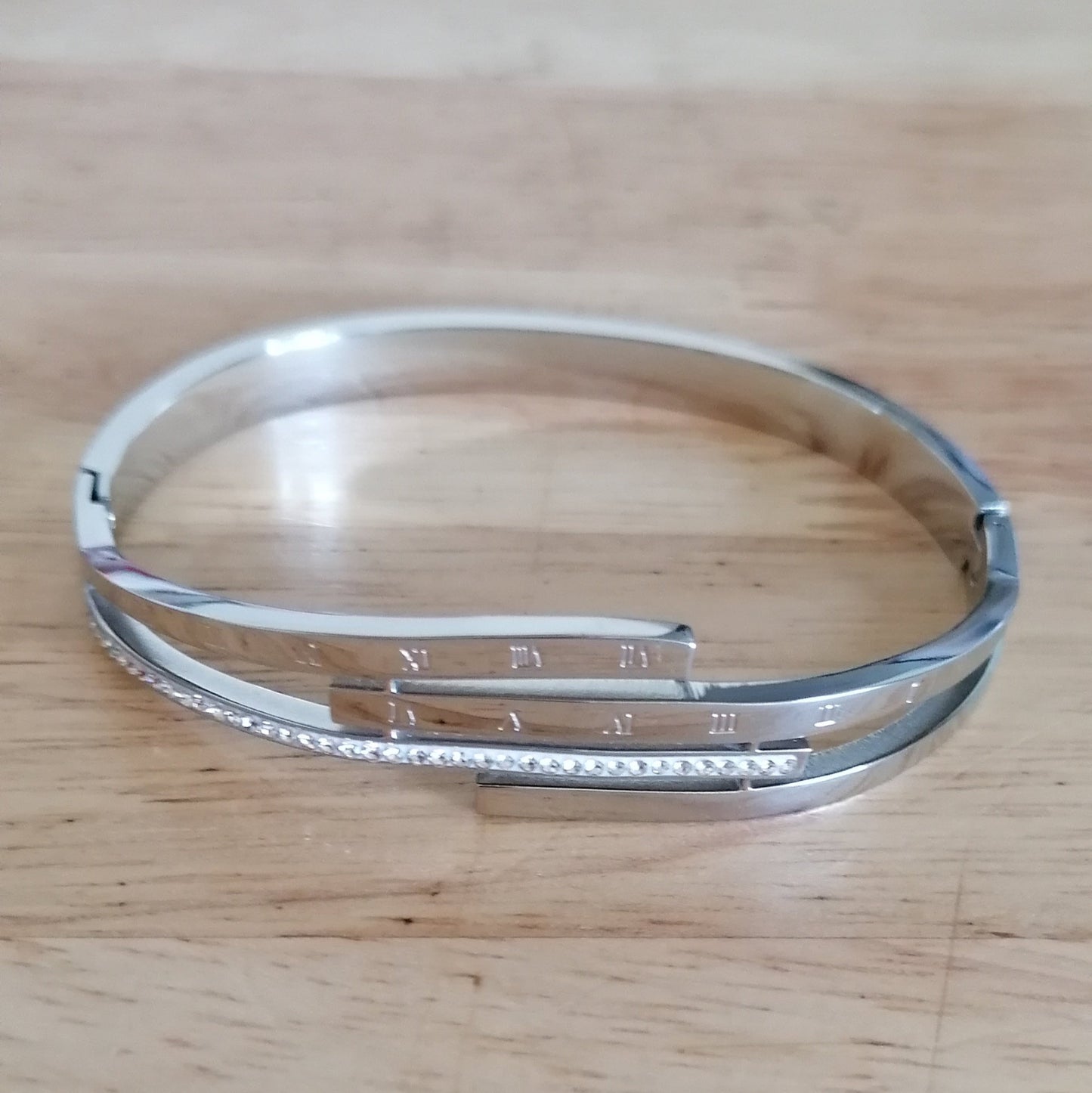 ✨ Jonc "Hannah" en acier inoxydable – Or & Argent avec détails raffinés ✨