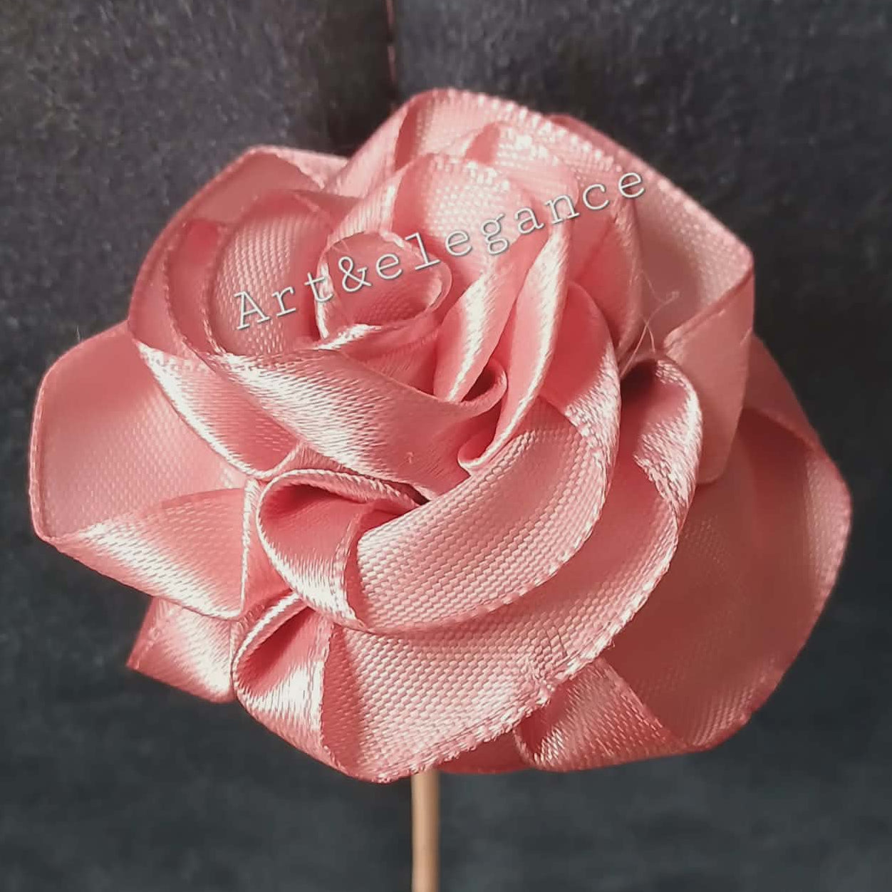 Rose en satin fait main