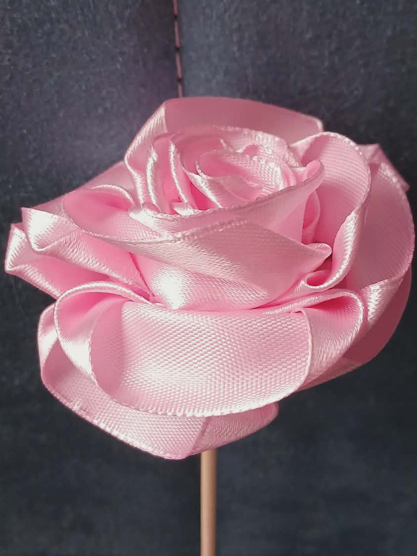 Rose en satin fait main